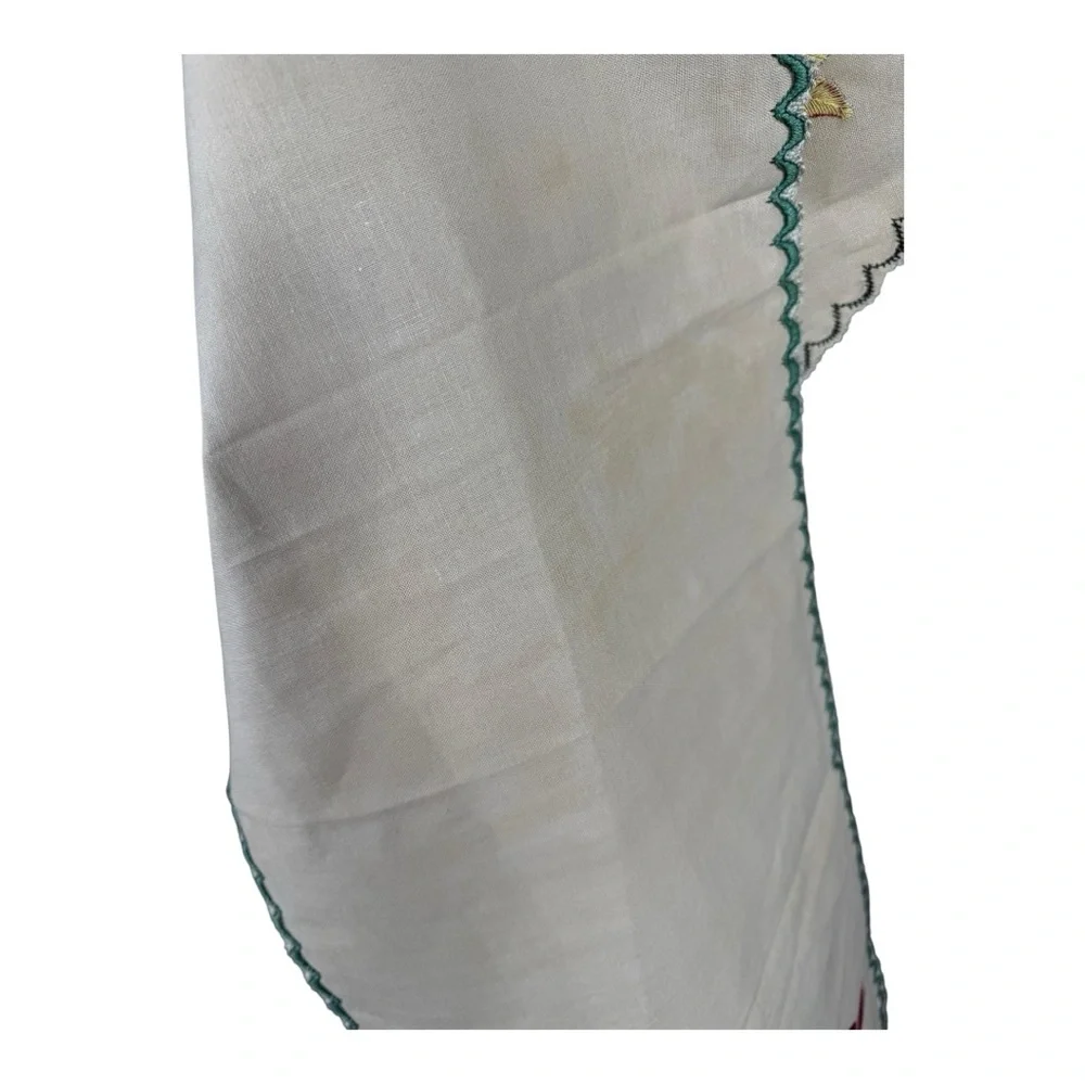 Floral Embroidered Table‎ Runner